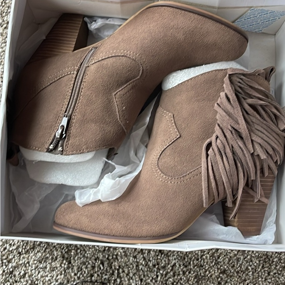 New Steve Madden fringe booties